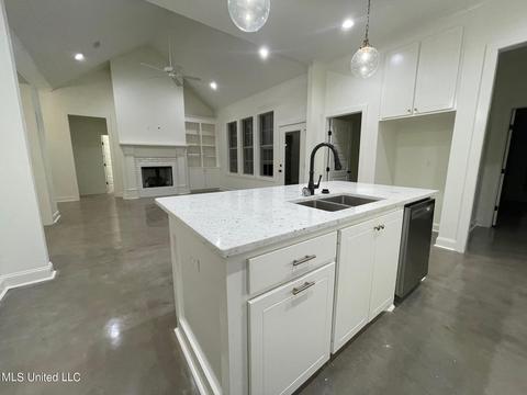 703 Summerfield Dr, Canton, MS 39046 photo 3