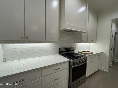 703 Summerfield Dr, Canton, MS 39046 photo 8