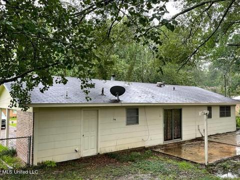 111 S Pine Ridge Dr, Forest, MS 39074 photo 2