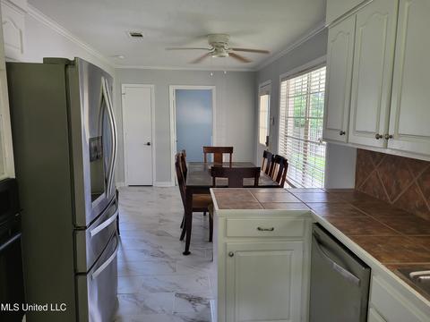 703 Forest Point Dr, Brandon, MS 39047 photo 9