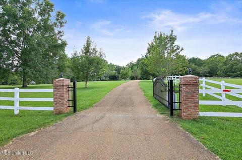 150 Lakeview Rd, Brandon, MS 39047 photo 4