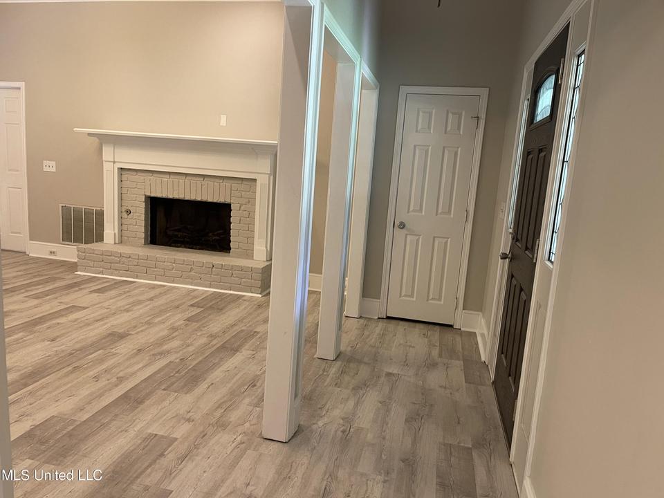  227 Boxwood Cir, Brandon, MS 39047 photo 3