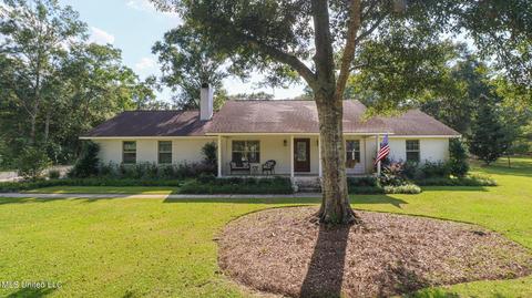 18489 Deer Dr, Saucier, MS 39574 photo 1