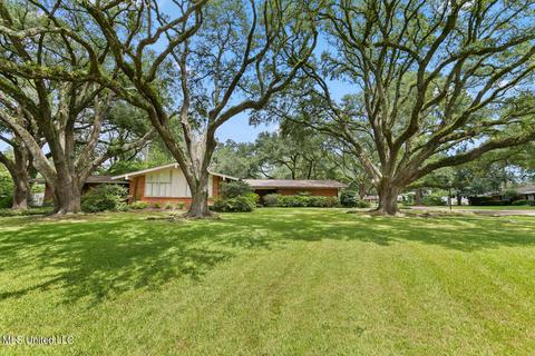 430 Rollingwood Dr, Jackson, MS 39211 photo 1