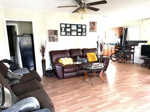 3900 Ruby St, Moss Point, MS 39563 photo 4