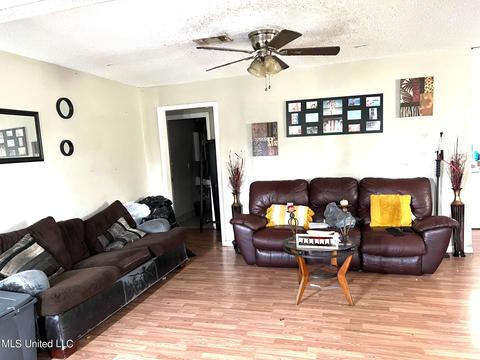 3900 Ruby St, Moss Point, MS 39563 photo 3