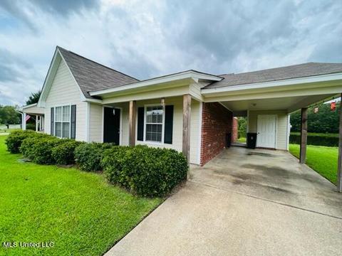 715 Whippoorwill Dr, Brandon, MS 39047 photo 1