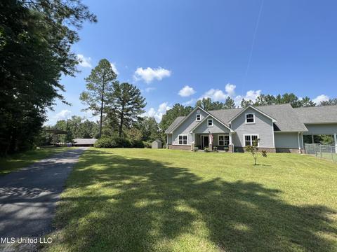 2190 Les Reeves Rd, Moss Point, MS 39562 photo 2