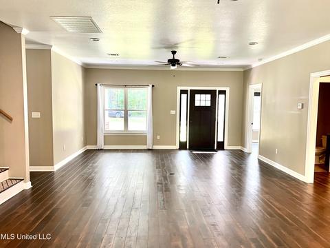 2190 Les Reeves Rd, Moss Point, MS 39562 photo 5