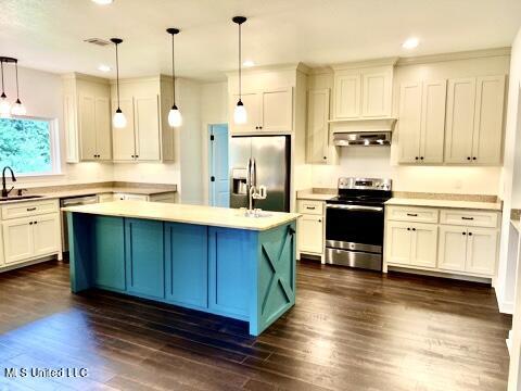2190 Les Reeves Rd, Moss Point, MS 39562 photo 3