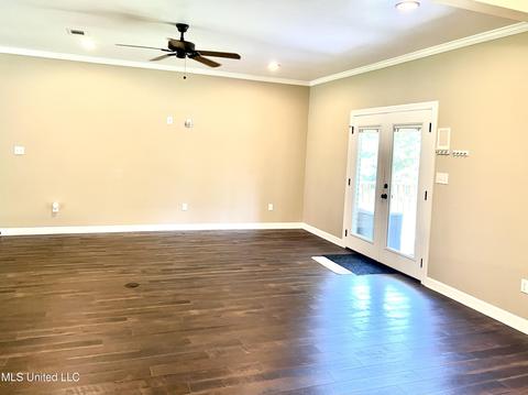 2190 Les Reeves Rd, Moss Point, MS 39562 photo 12