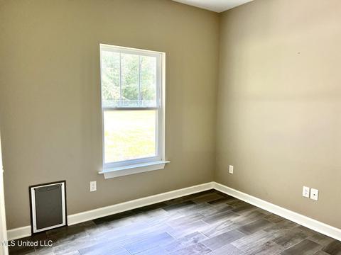 2190 Les Reeves Rd, Moss Point, MS 39562 photo 28