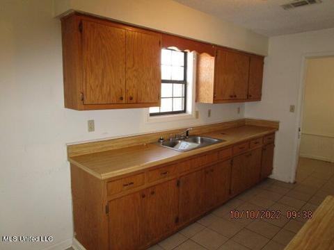 2 Renaissance Dr, Crenshaw, MS 38621 photo 4
