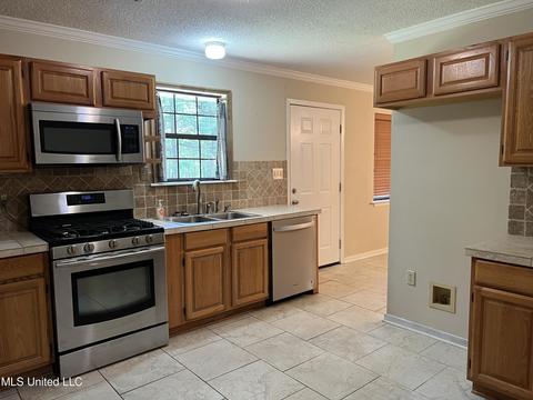 123 Pleasant St, Brandon, MS 39042 photo 6
