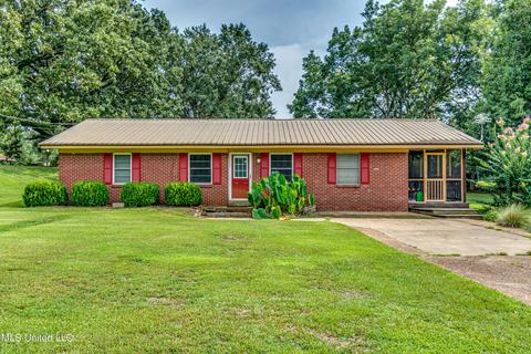 1945 E Franklin St, Carthage, MS 39051 photo 1