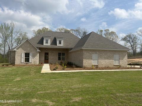 135 Richburg Ct, Pearl, MS 39208