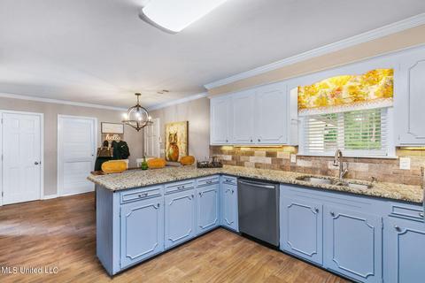 203 Oak Dr, Brandon, MS 39047 photo 13