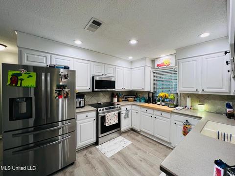 196 S Eagle Ridge Dr, Florence, MS 39073 photo 10