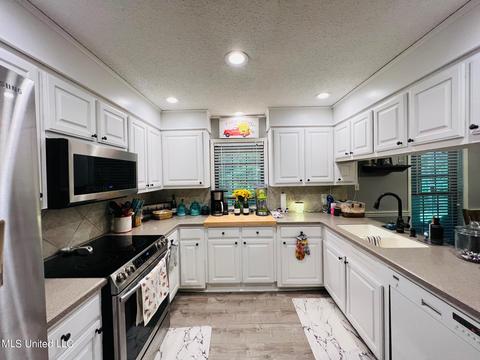196 S Eagle Ridge Dr, Florence, MS 39073 photo 7