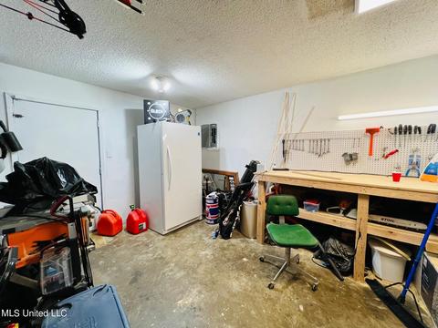 196 S Eagle Ridge Dr, Florence, MS 39073 photo 36
