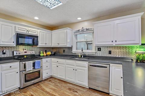 418 Saint Augustine Ave, Long Beach, MS 39560 photo 11
