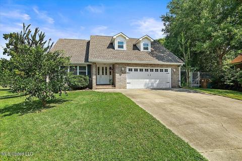 418 Saint Augustine Ave, Long Beach, MS 39560 photo 2