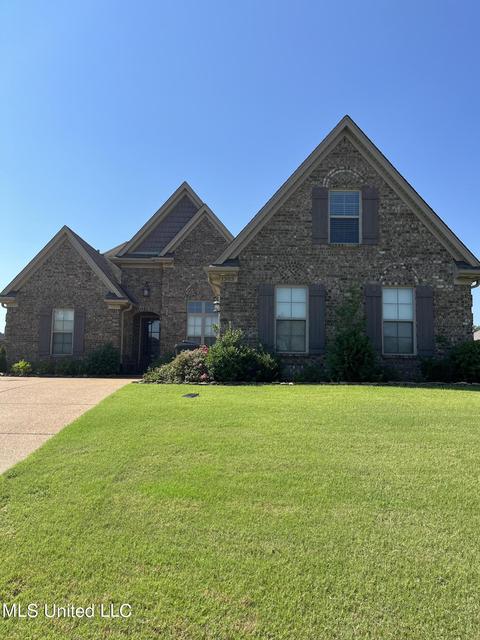 1303 Heritage Lake Dr, Hernando, MS 38632 photo 1