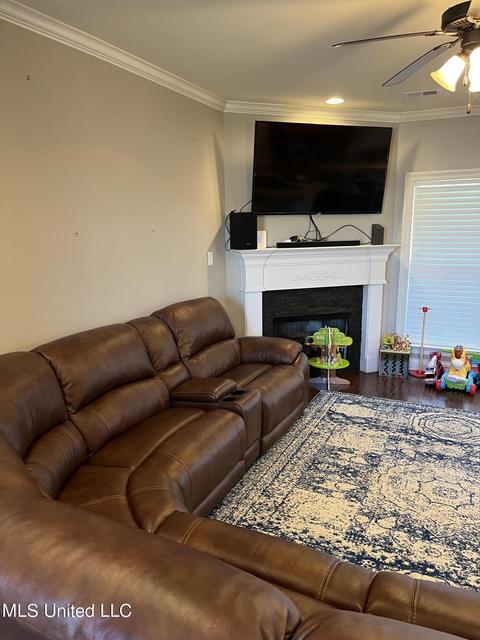 1303 Heritage Lake Dr, Hernando, MS 38632 photo 8