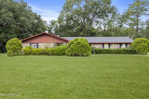 40 Azalea St, Lucedale, MS 39452 photo 2