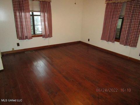101 Co Rd 517, Como, MS 38619 photo 8