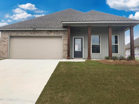 18070 Evergreen Dr, Gulfport, MS 39503