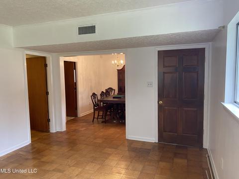 1664 Wilhurst St, Jackson, MS 39211 photo 5