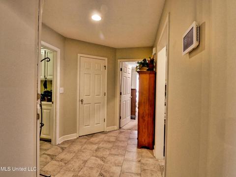 209 Meadowview Ln, Brandon, MS 39047 photo 12