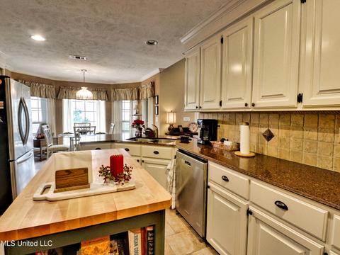 209 Meadowview Ln, Brandon, MS 39047 photo 10
