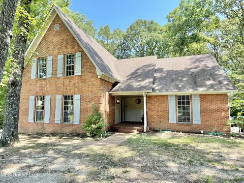2440 Geneva Dr, Nesbit, MS 38651 photo 1