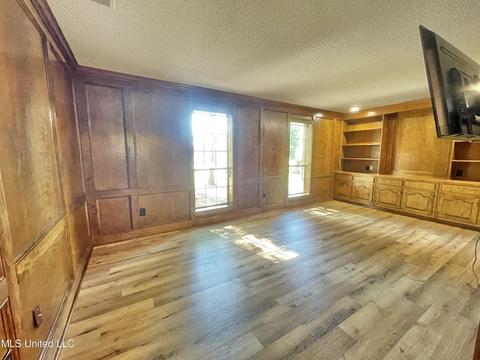 2440 Geneva Dr, Nesbit, MS 38651 photo 5