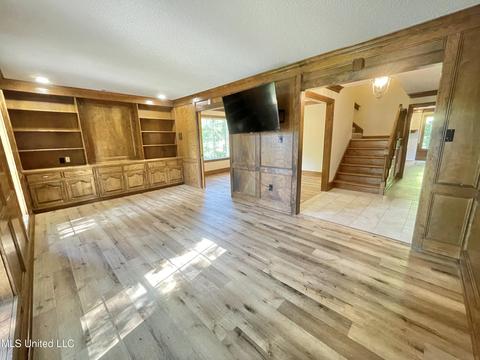 2440 Geneva Dr, Nesbit, MS 38651 photo 6