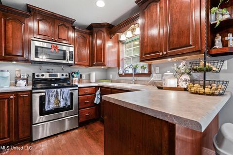 18049 Commission Rd, Long Beach, MS 39560 photo 8