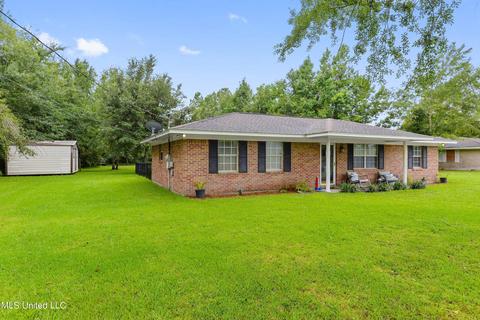 18049 Commission Rd, Long Beach, MS 39560 photo 2