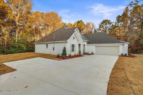 562 Traylor Rd, Florence, MS 39073 photo 5
