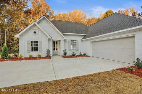 562 Traylor Rd, Florence, MS 39073 photo 3