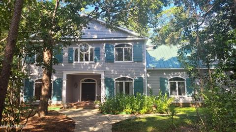 9177 Ridge Rd, Gulfport, MS 39503