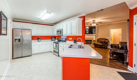 353 Greystone Pt, Terry, MS 39170 photo 8