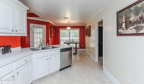 353 Greystone Pt, Terry, MS 39170 photo 7