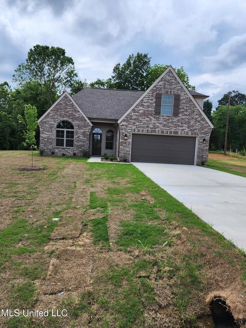 8021 Ashbourne Cv, Southaven, MS 38672