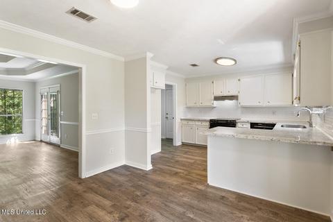 807 Eagles Nest Dr, Byram, MS 39272 photo 5