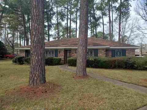 828 Winthrop Cir, Jackson, MS 39206 photo 1