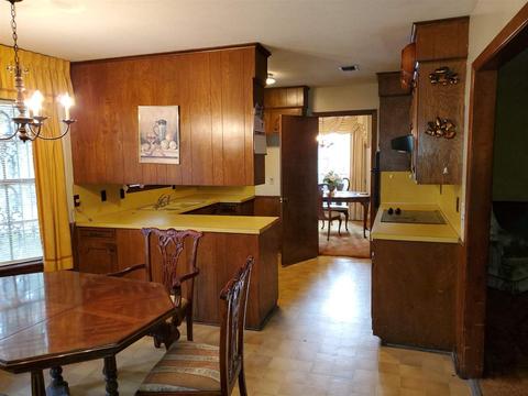 828 Winthrop Cir, Jackson, MS 39206 photo 3