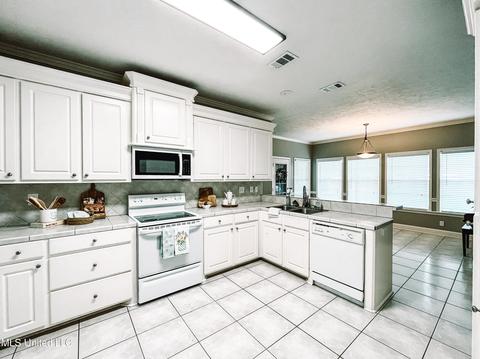 332 Cherry Bark Dr, Brandon, MS 39047 photo 6
