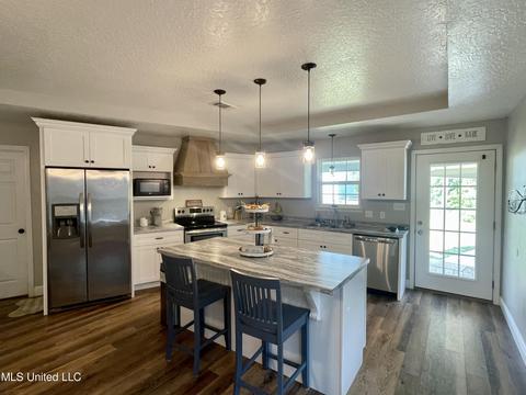 111 Pineview Dr, Lucedale, MS 39452 photo 5